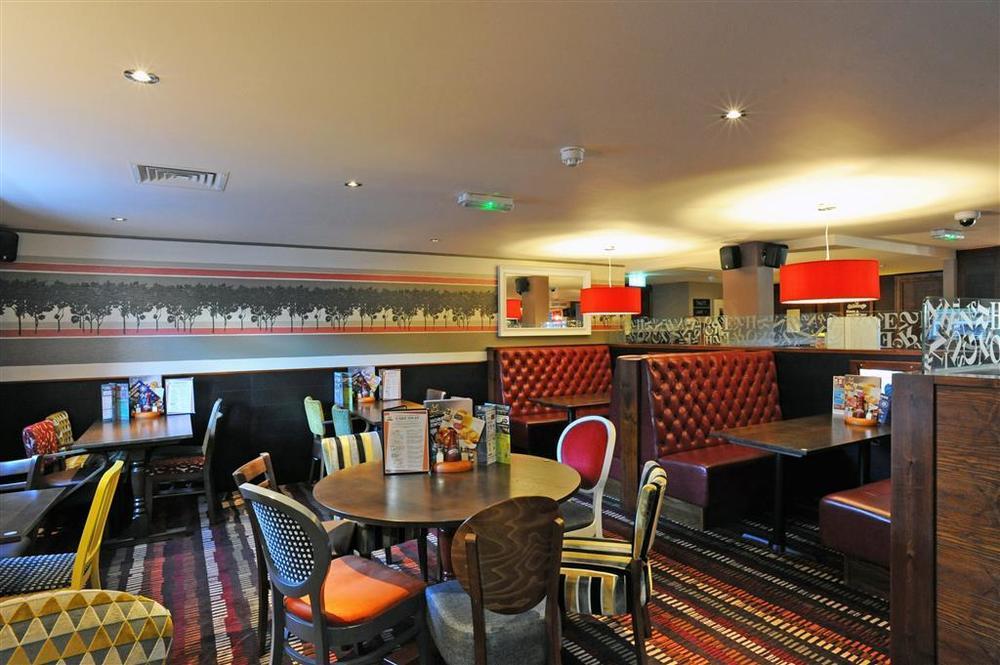 The Titan Hotel Клайдбанк Ресторант снимка
