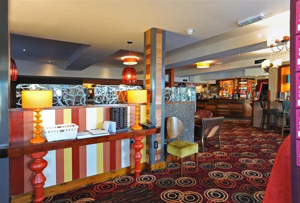 The Titan Hotel Клайдбанк Ресторант снимка