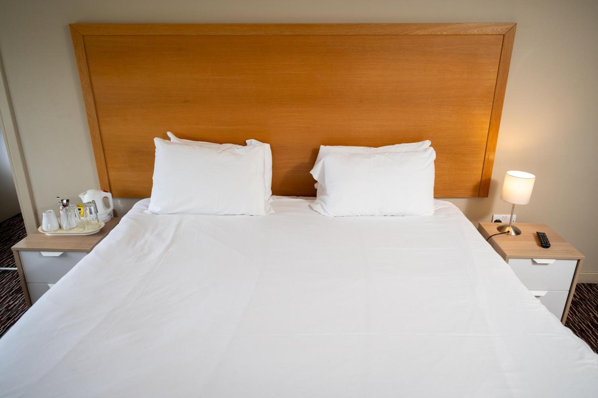 The Titan Hotel Клайдбанк Екстериор снимка