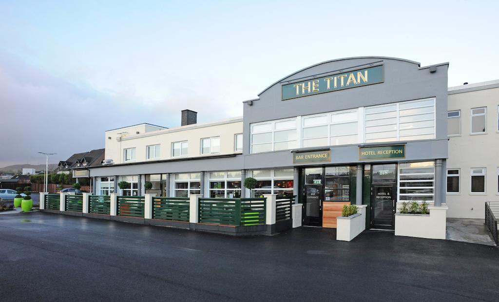 The Titan Hotel Клайдбанк Екстериор снимка